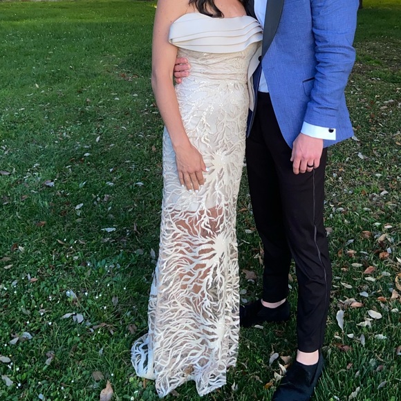 Nicole Bakti Strapless Beige Lace Dress - Picture 6 of 6